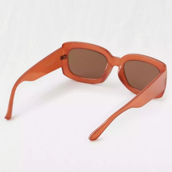 AERIE GETAWAY SUNGLASSES - Picture 2 of 3